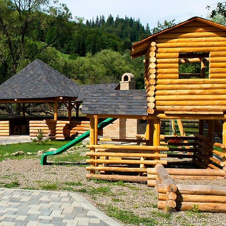 Pension Piriu' Morii Gura Humorului Exterior foto
